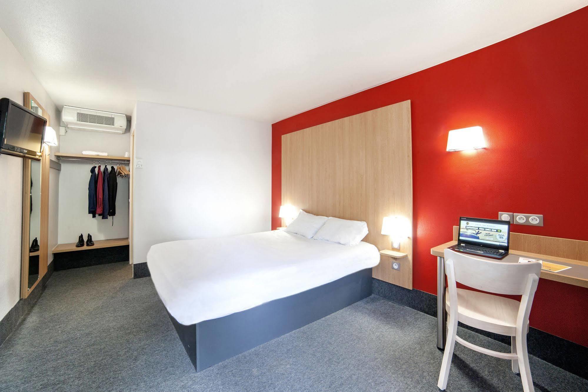 B&B Hotel Herblay Bagian luar foto