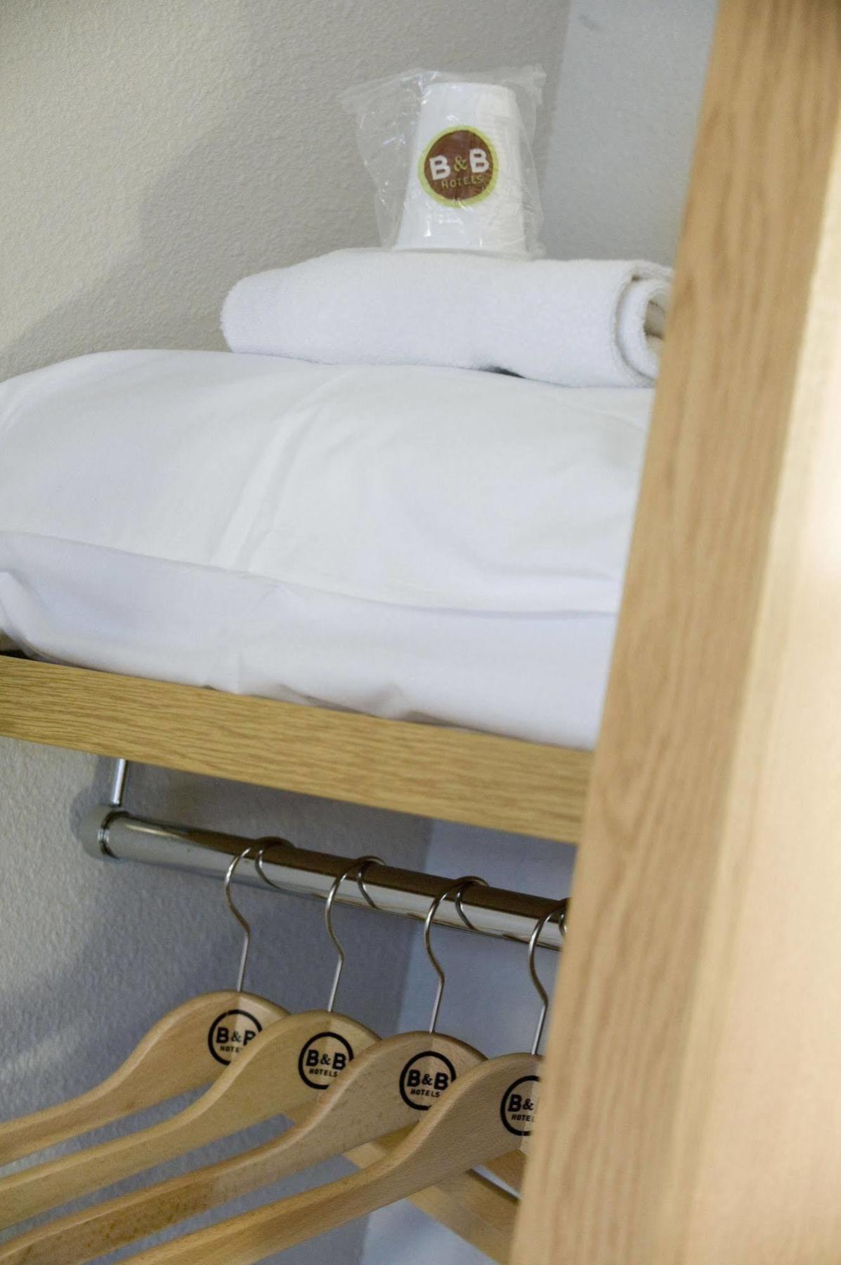 B&B Hotel Herblay Bagian luar foto